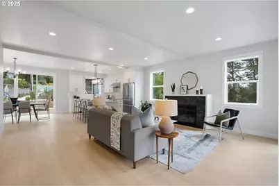 6008 SW 18th Dr, Portland, OR 97239 - Photo 6