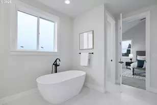 6008 SW 18th Dr, Portland, OR 97239 - Photo 36