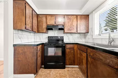 2211 E 32nd St, Vancouver, WA 98663 - Photo 6
