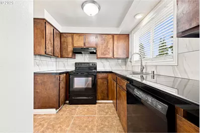 2211 E 32nd St, Vancouver, WA 98663 - Photo 8