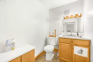 8935 SE Stanley Pl, Portland, OR 97206 - Photo 10