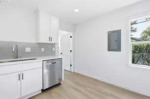 11641 NE Siskiyou St, Portland, OR 97220 - Photo 12