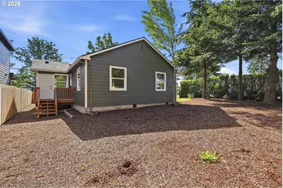 11641 NE Siskiyou St, Portland, OR 97220 - Photo 22