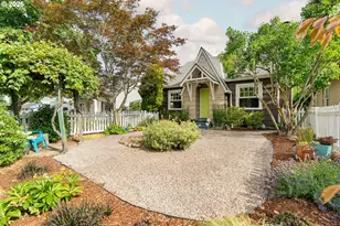 1553 E 2nd St, Newberg, OR 97132 - Photo 2