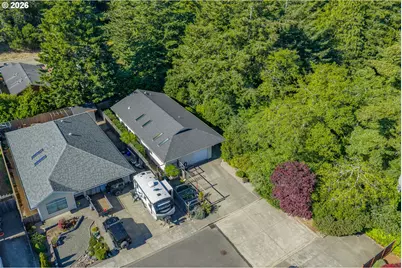 786 Edwards Ave, Coos Bay, OR 97420 - Photo 28