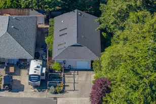 786 Edwards Ave, Coos Bay, OR 97420 - Photo 30
