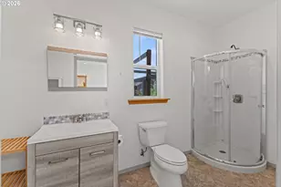786 Edwards Ave, Coos Bay, OR 97420 - Photo 14