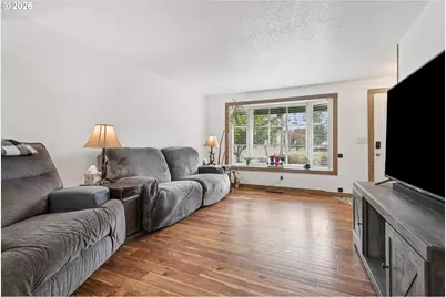 21 NE 194th Ave, Portland, OR 97230 - Photo 8