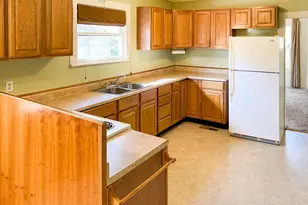 1747 SE Kane St, Roseburg, OR 97470 - Photo 4