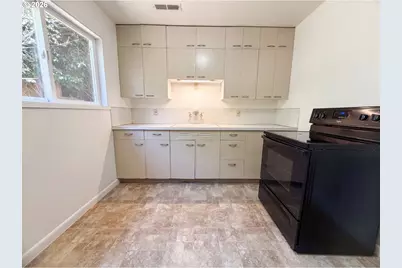 4219 SE Ellis St, Portland, OR 97206 - Photo 12