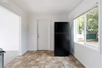 9201 SE 77th Ct, Portland, OR 97206 - Photo 10