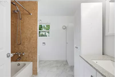 9201 SE 77th Ct, Portland, OR 97206 - Photo 14