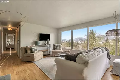 570 SE Leland St, Roseburg, OR 97470 - Photo 8