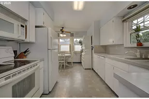 615 W 39th St, Vancouver, WA 98660 - Photo 4