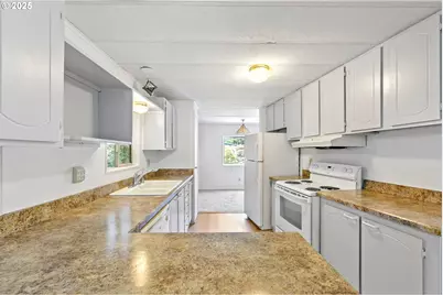 1600 Rhododendron Dr #429, Florence, OR 97439 - Photo 4