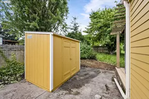 10140 N Hudson St, Portland, OR 97203 - Photo 34