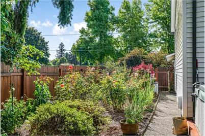 470 NW Bella Vista Dr, Gresham, OR 97030 - Photo 34