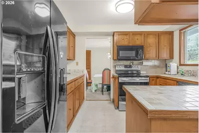 470 NW Bella Vista Dr, Gresham, OR 97030 - Photo 8