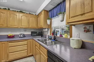 641 SE 154th Ave, Portland, OR 97233 - Photo 14