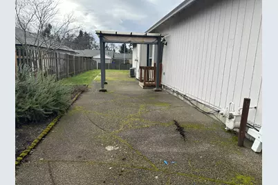 18877 Highland Dr, Oregon City, OR 97045 - Photo 4