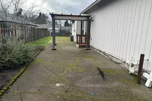 18877 Highland Dr, Oregon City, OR 97045 - Photo 4