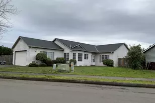 18877 Highland Dr, Oregon City, OR 97045 - Photo 1