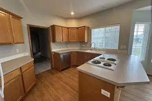 18877 Highland Dr, Oregon City, OR 97045 - Photo 6