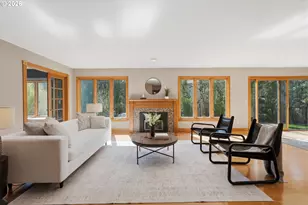 7025 SW Windemere Loop, Portland, OR 97225 - Photo 2