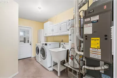 1122 SE Fir Grove Loop, Hillsboro, OR 97123 - Photo 16