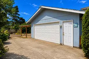 1600 Rhododendron Dr, Florence, OR 97439 - Photo 4