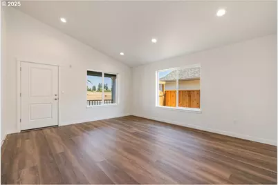 1449 SE Hankel St, Dallas, OR 97338 - Photo 2