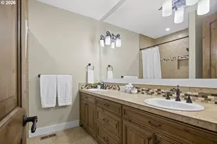 13857 SE Mountain Crest Dr, Happy Valley, OR 97086 - Photo 36