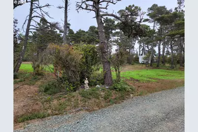 21st SW At Franklin Ave, Bandon, OR 97411 - Photo 20