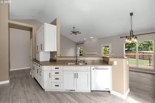 703 E Stonecreek Dr, La Center, WA 98629 - Photo 18