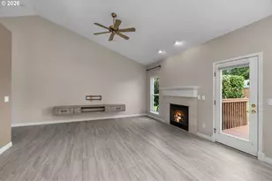 703 E Stonecreek Dr, La Center, WA 98629 - Photo 10