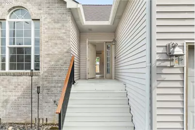 703 E Stonecreek Dr, La Center, WA 98629 - Photo 4