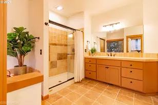 2225 Avengale Dr, Eugene, OR 97408 - Photo 30