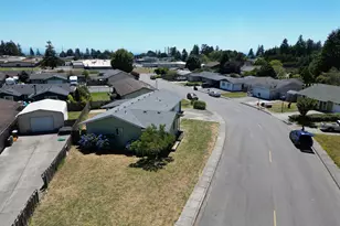 824 Kevin Pl, Brookings, OR 97415 - Photo 2