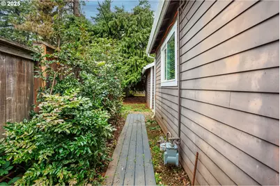 11511 SE Division St, Portland, OR 97266 - Photo 16