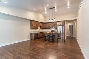 1680 NE Alameda Ave, Roseburg, OR 97470 - Photo 10
