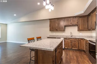1680 NE Alameda Ave, Roseburg, OR 97470 - Photo 12