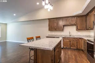 1680 NE Alameda Ave, Roseburg, OR 97470 - Photo 12