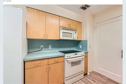 9832 N Van Houten Ave, Portland, OR 97203 - Photo 8