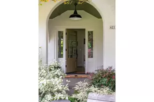 4214 SE Oak St, Portland, OR 97215 - Photo 2