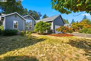 738 NE Meadow Dr, Portland, OR 97211 - Photo 2