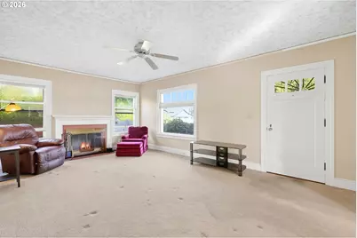 10632 NE Skidmore St, Portland, OR 97220 - Photo 2