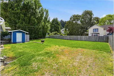 100 Commercial Ave, Gardiner, OR 97441 - Photo 22