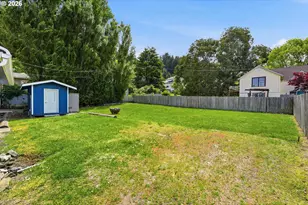 100 Commercial Ave, Gardiner, OR 97441 - Photo 22