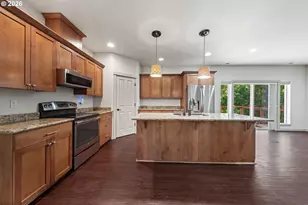 286 Winchester Creek Ave, Winchester, OR 97495 - Photo 8
