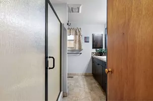 280 Regal Ct, Eugene, OR 97401 - Photo 24